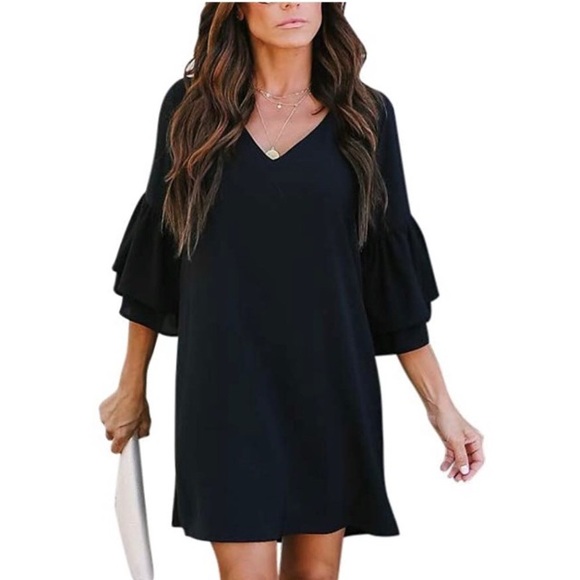 Belongsci Dresses & Skirts - NWT BELONGSCI Black Bell Sleeve V-Neck Dress Large